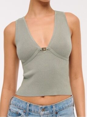 NWT Abercrombie Sleeveless V-Neck Ribbed Crop Top in Sage Green